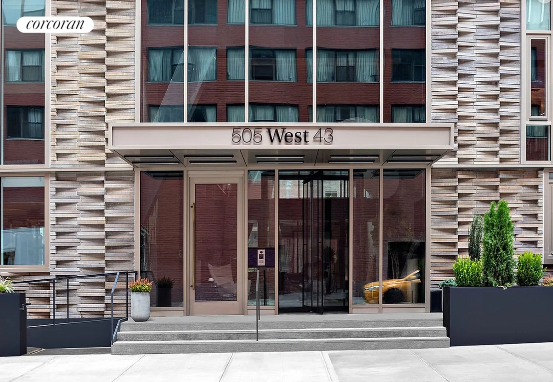 Photo of Unit 4M at 505 W 43RD Street