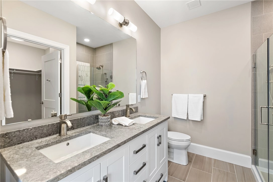 Photo of Unit 804 at 350 Oliver Avenue