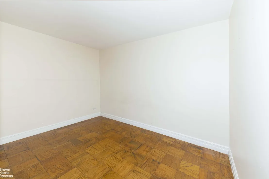 Empty Room at Unit 5L at 330 3RD Avenue