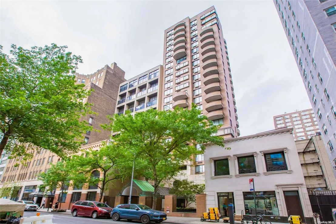 Outdoor, Streetview at Unit 10B at 157 E 32nd Street