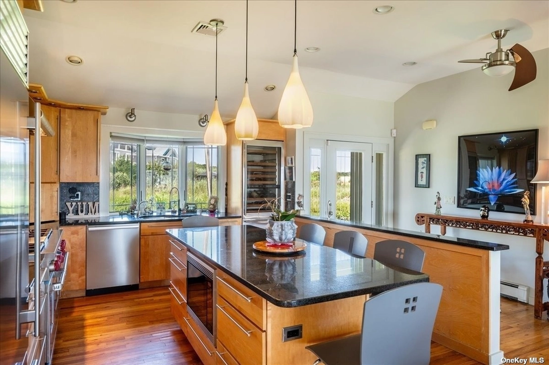 Kitchen, Dining at 501 Grove Avenue