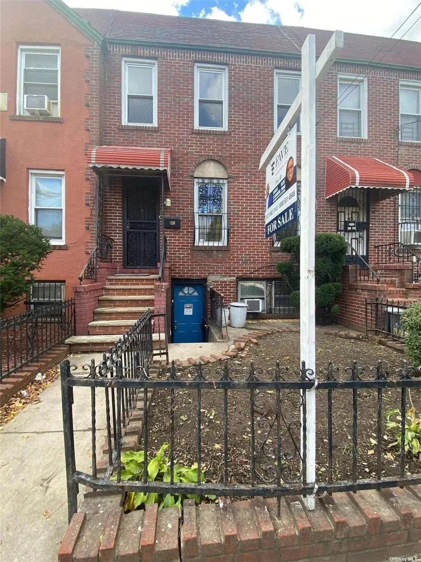 Outdoor, Streetview at 1126 Brooklyn Avenue