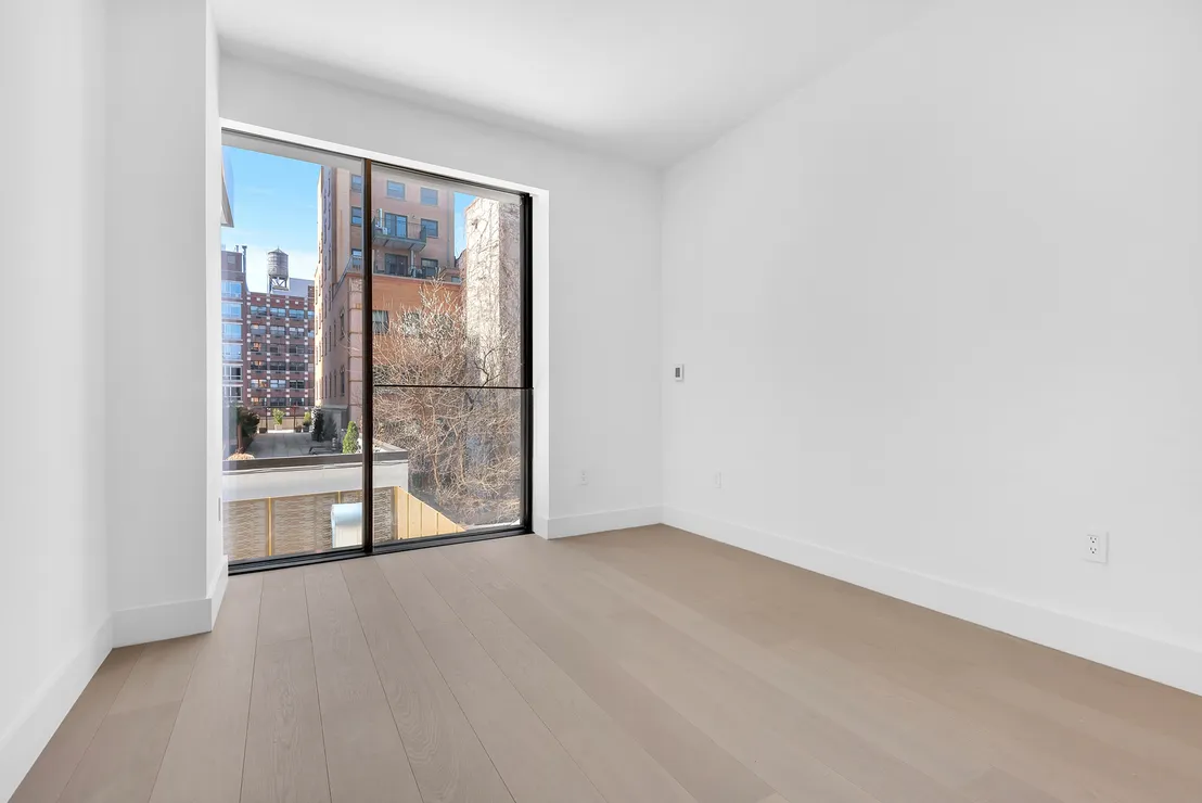 Empty Room at Unit TH at 175 Chrystie Street