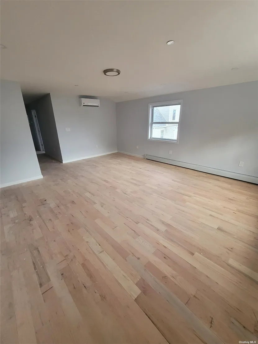Empty Room at 21 Barbey Street