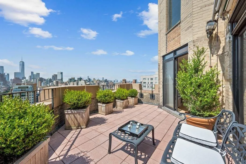 Outdoor at Unit 18GK at 1 Fifth Avenue