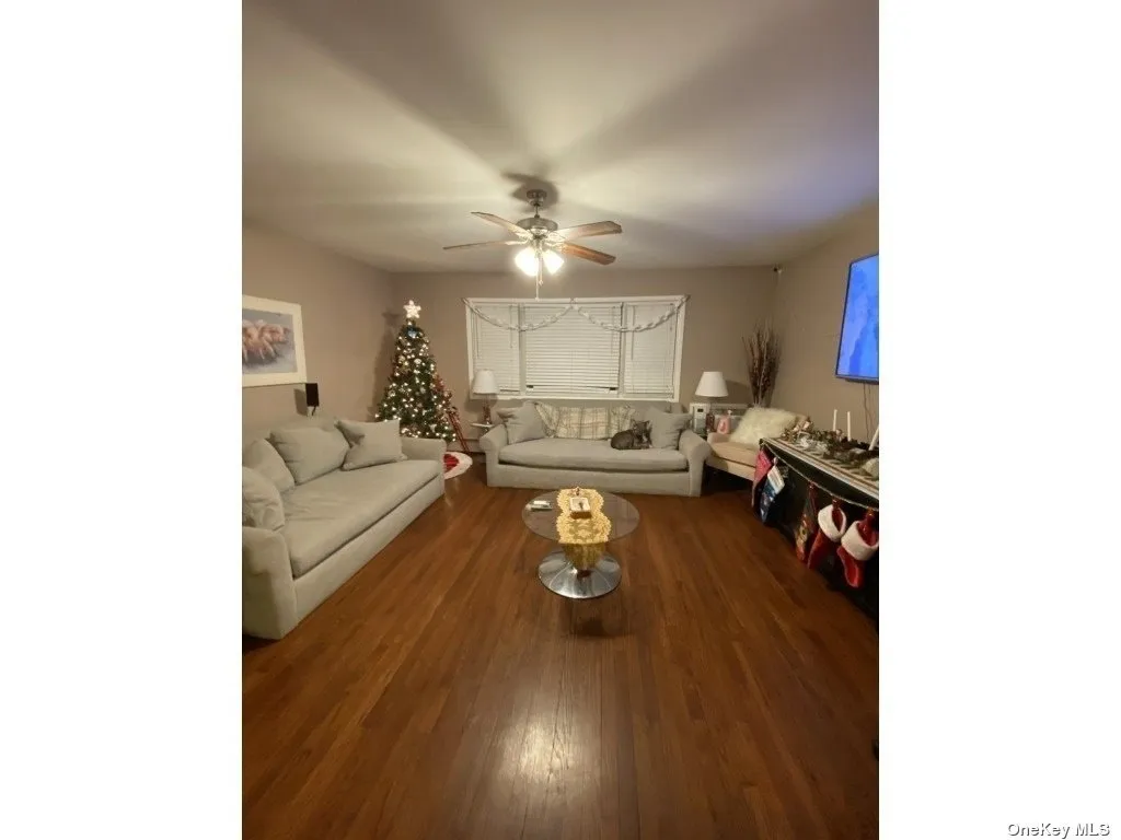 Livingroom at 79-10 149th Avenue