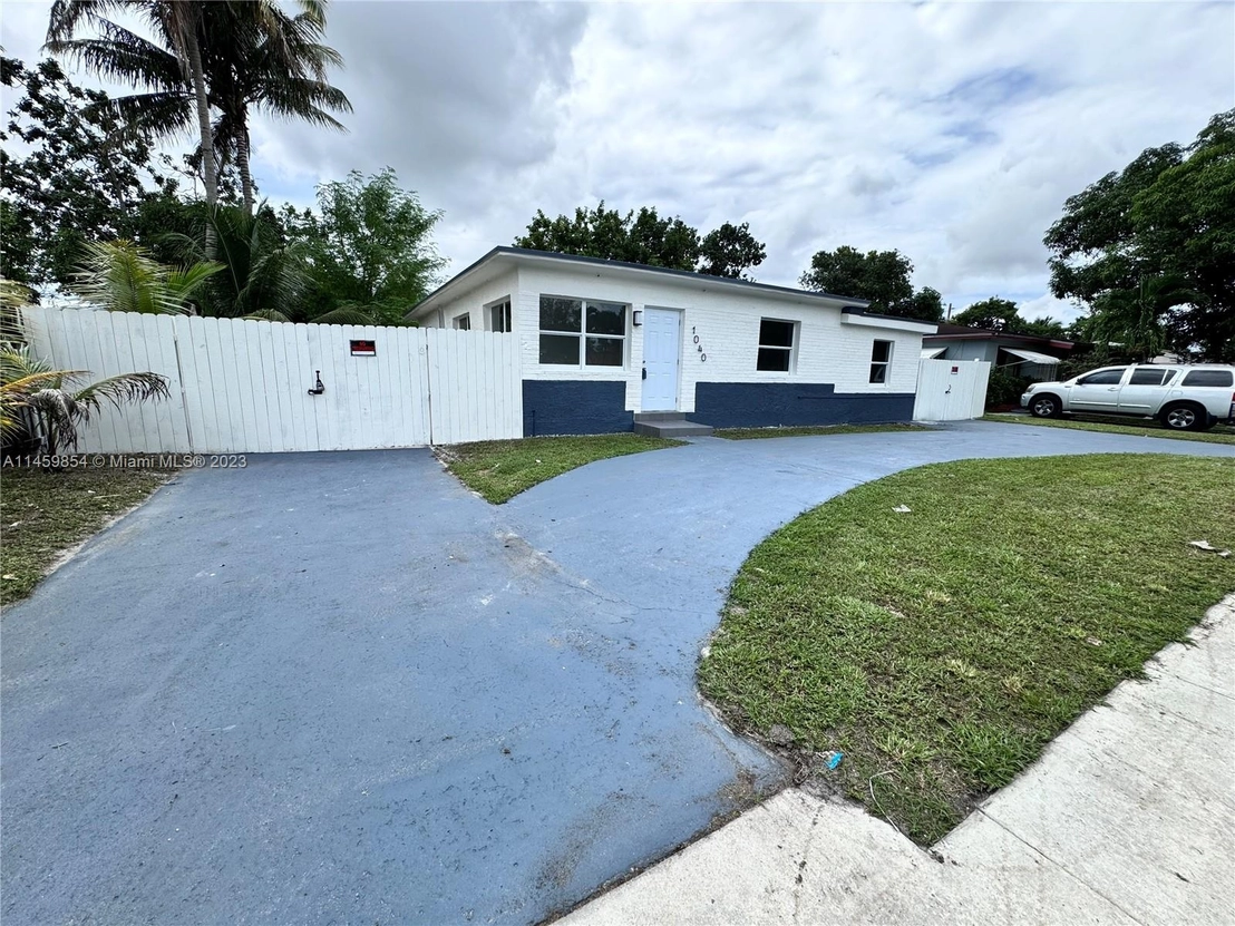 Photo of 1040 NW 113th Ter