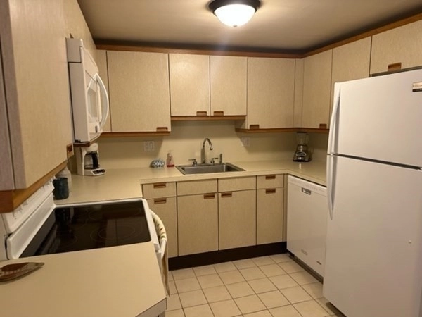 Kitchen at Unit 482 at 482 Place Ln
