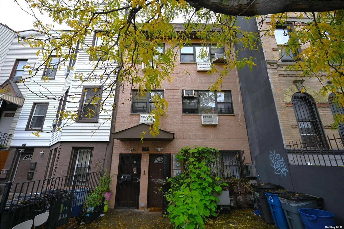 Streetview, Outdoor at 1353 Putnam Avenue