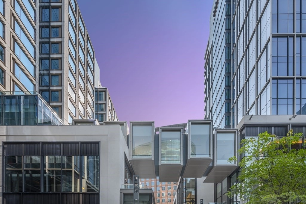 Outdoor, Streetview at Unit 607 at 135 Seaport Blvd