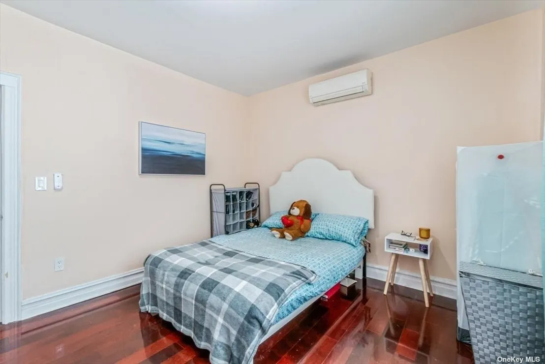 Bedroom at 66-05A Saunders Street