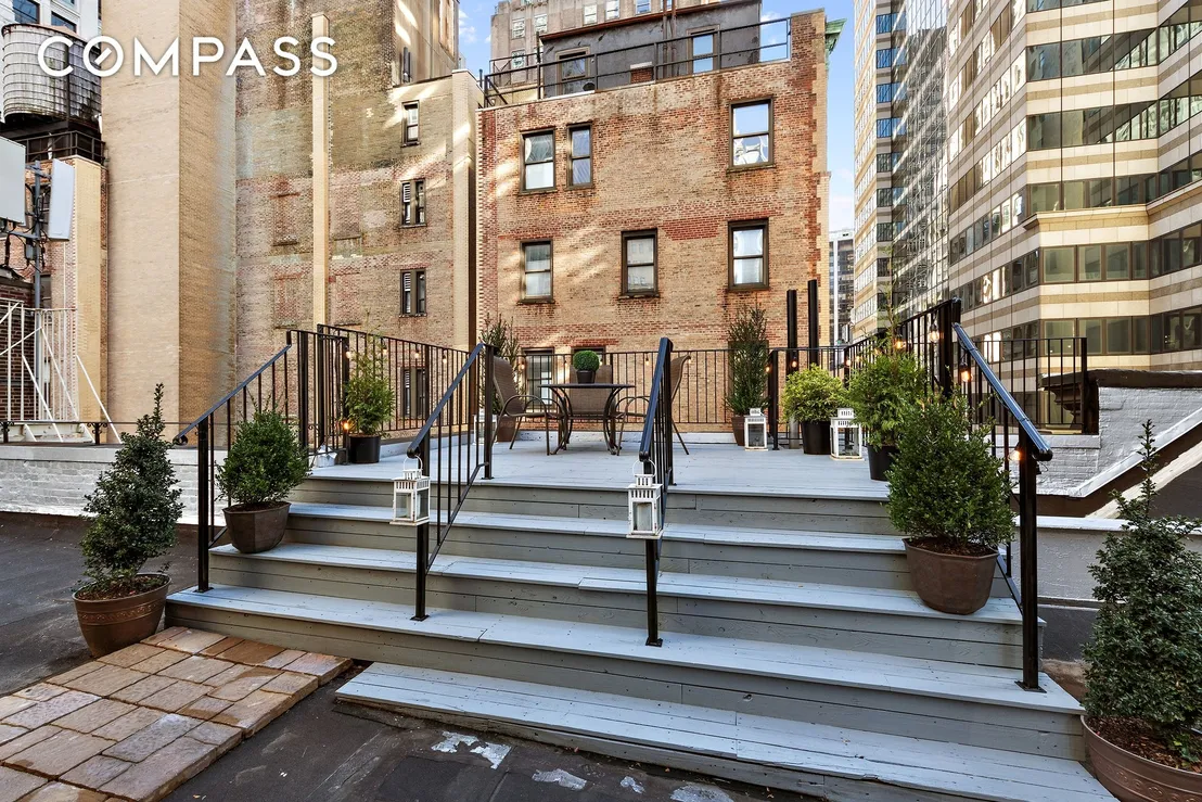 Outdoor, Streetview at Unit PH12S at 50 Pine Street