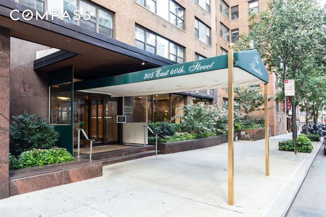 Outdoor, Streetview at Unit 14F at 305 E 40th Street