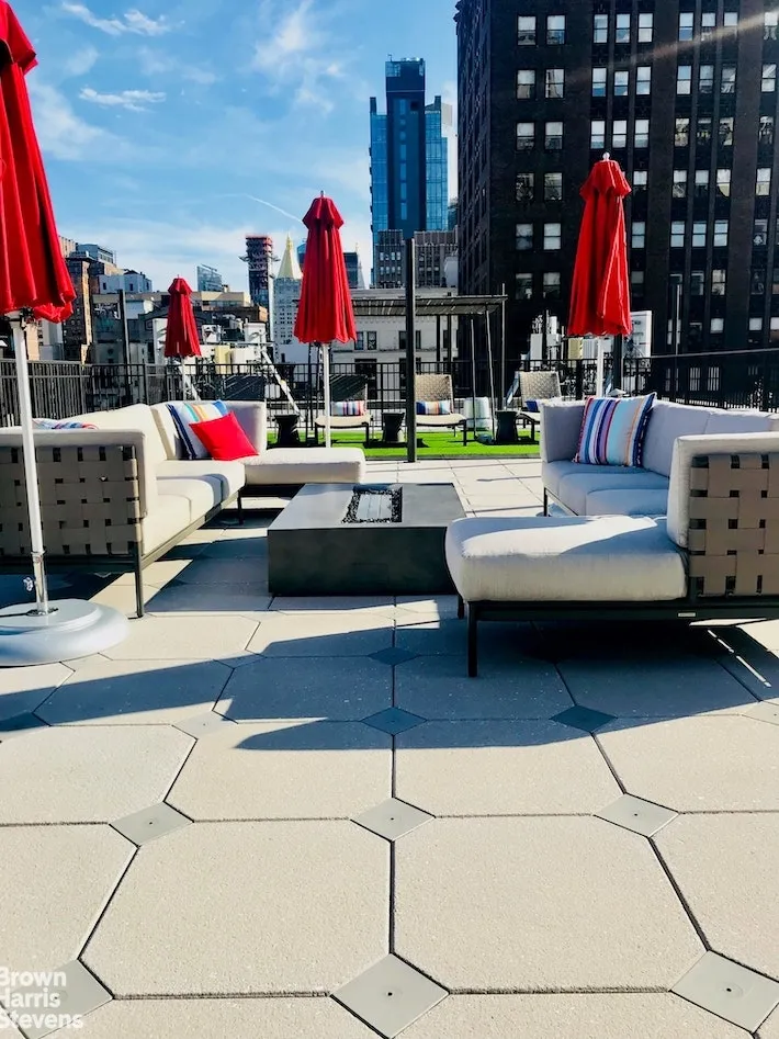 Outdoor at Unit 9N at 220 MADISON Avenue