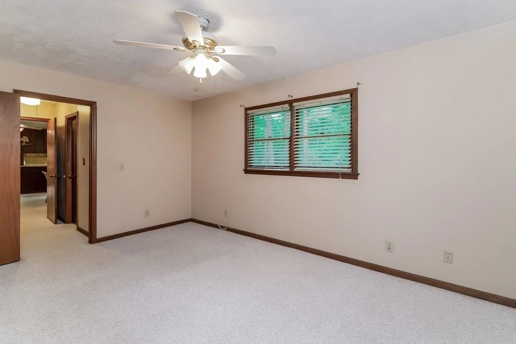 Empty Room at 2527 MCGARITY Road