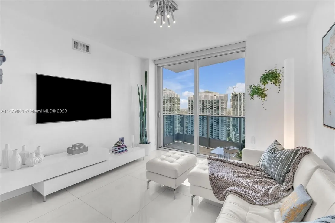 Photo of Unit 3802 at 200 Biscayne Boulevard Way