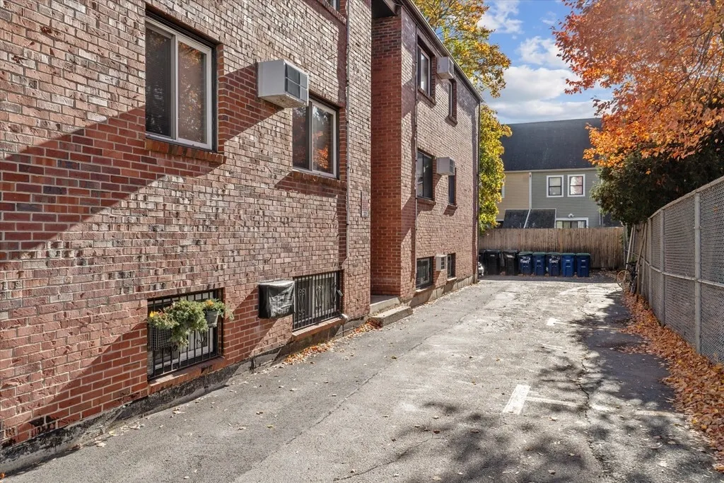 Outdoor, Streetview at Unit 2 at 7 Mortimer Place