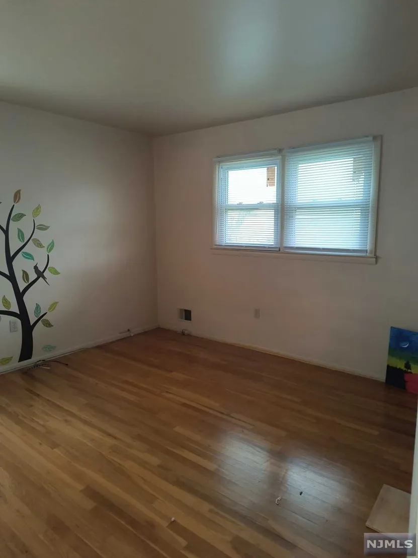 Empty Room at 354 Forest Avenue