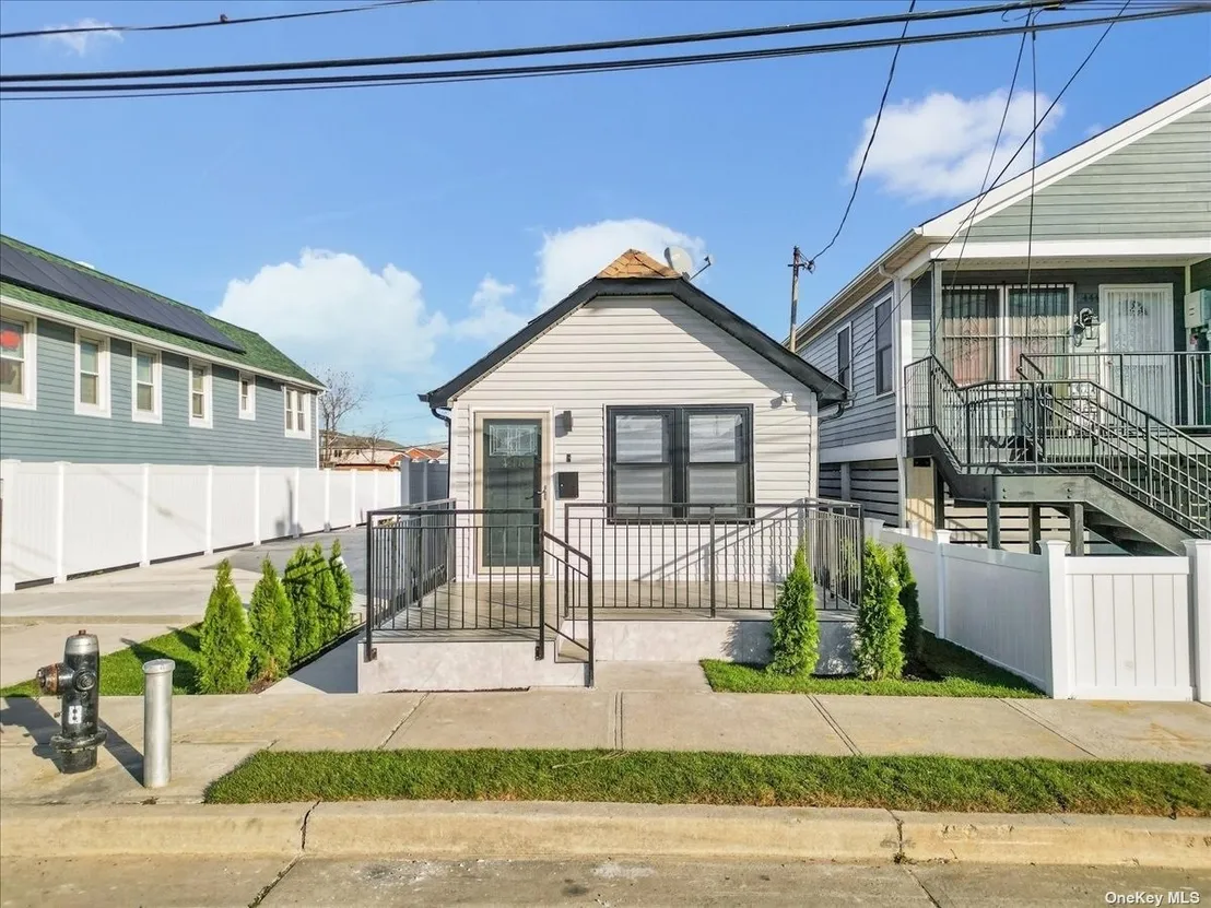 Outdoor, Streetview at 446 Beach 45th Street