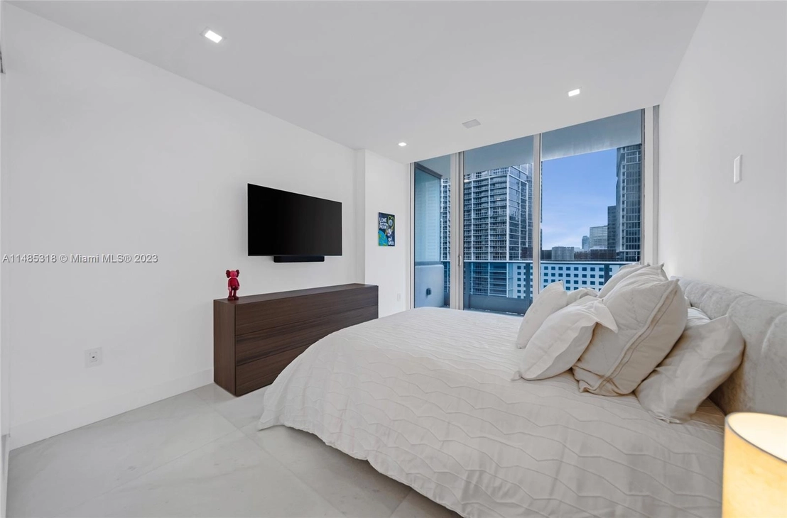Photo of Unit 1406 at 200 Biscayne Boulevard Way