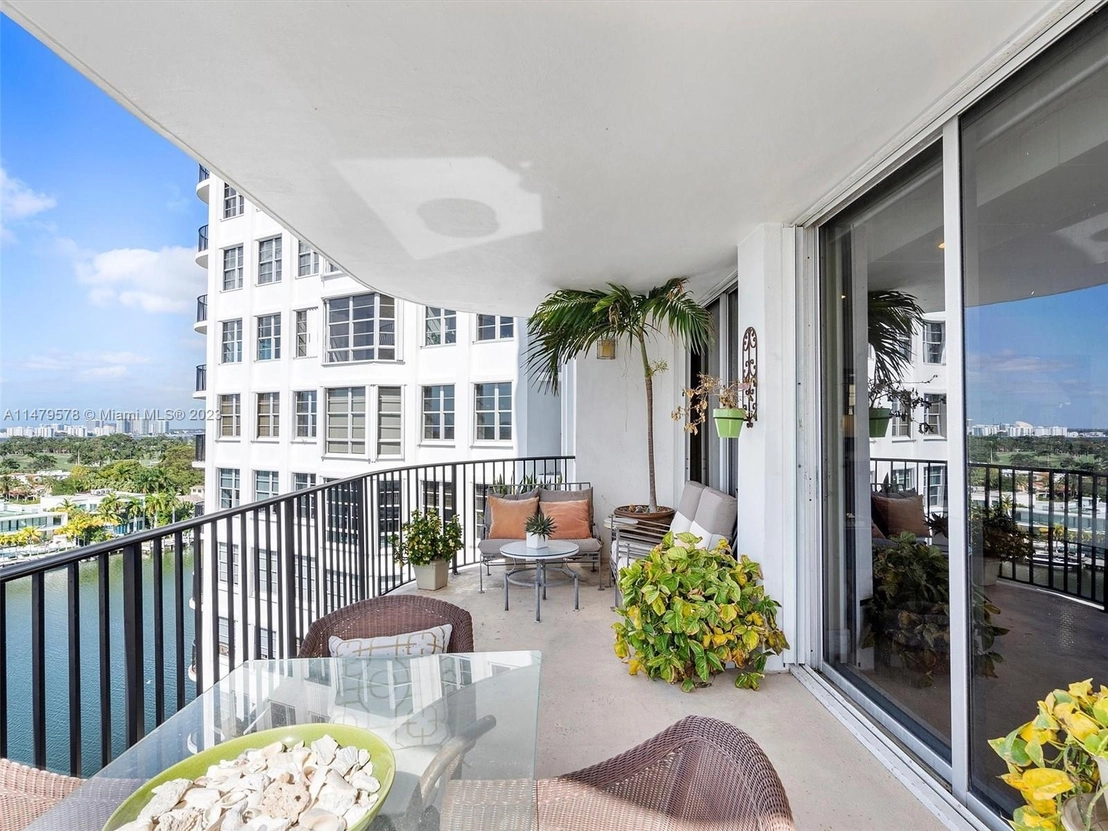 Photo of Unit 11A at 5660 Collins Ave