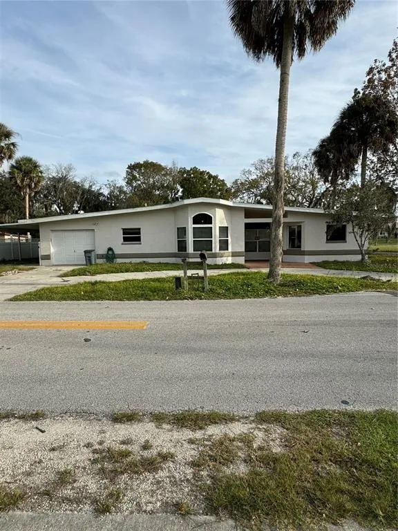 Photo of 421 NW 14th PLACE