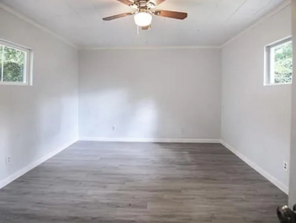 Empty Room at 508 Sioux River Road