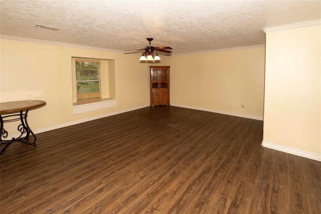 Empty Room at 32067 S Wiggins Street