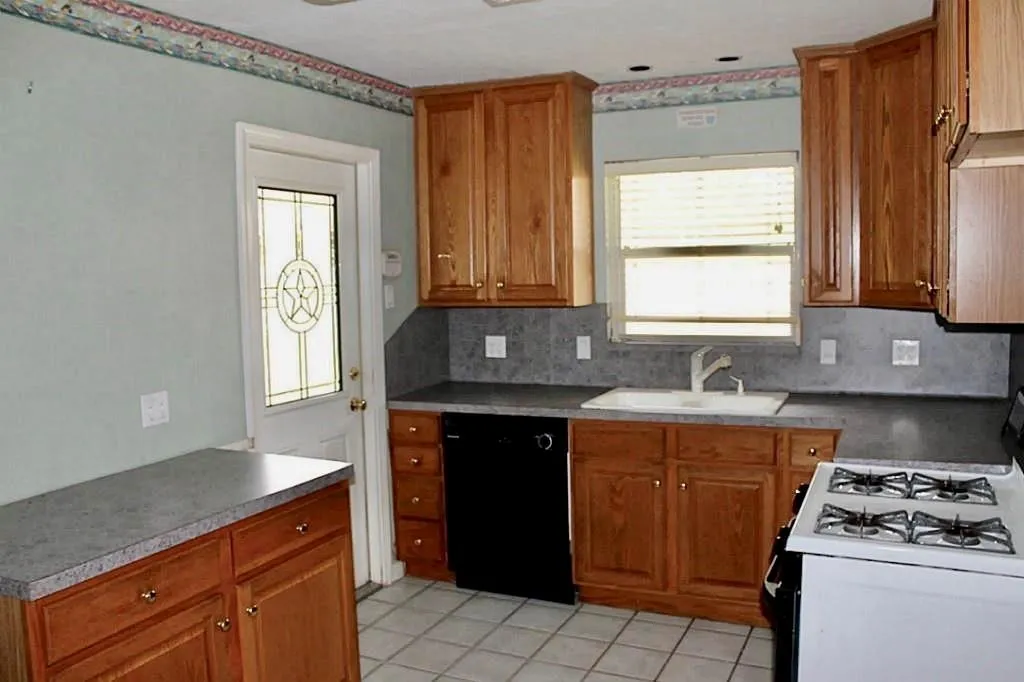 Kitchen at 4714 Wedgewood Drive