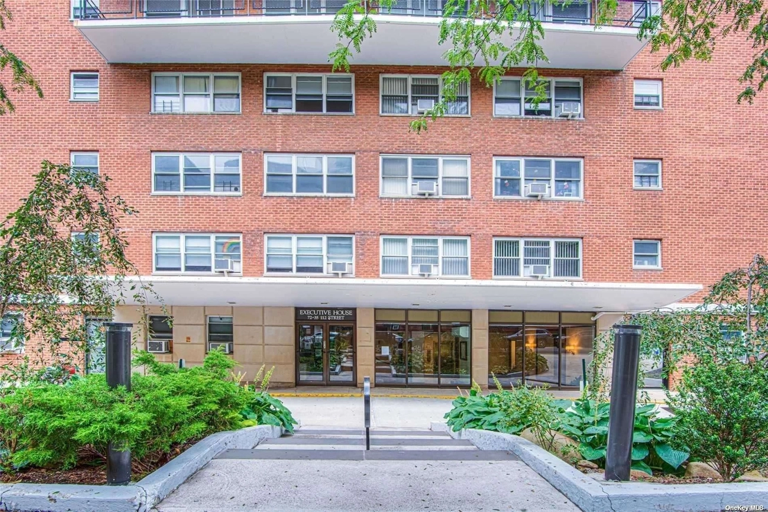 Outdoor, Streetview at Unit 6C at 72-35 112th Street