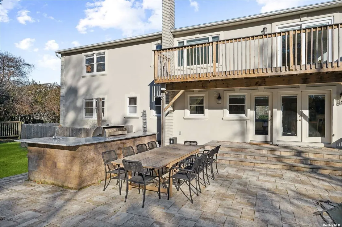 Outdoor, Dining at 36 Charla Drive