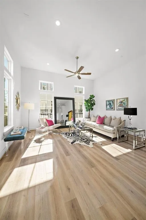 Livingroom at 11104 Savannah Oaks Lane