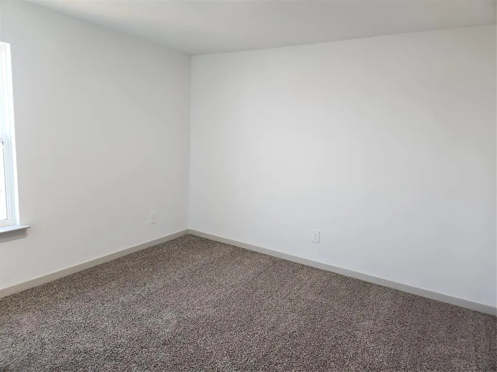 Empty Room at 1135 River Trace Trace