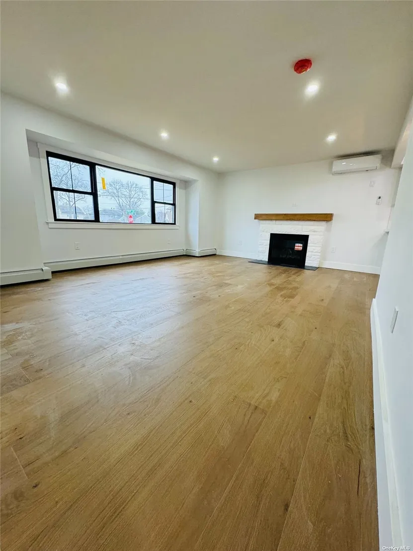 Empty Room at 2245 1st St