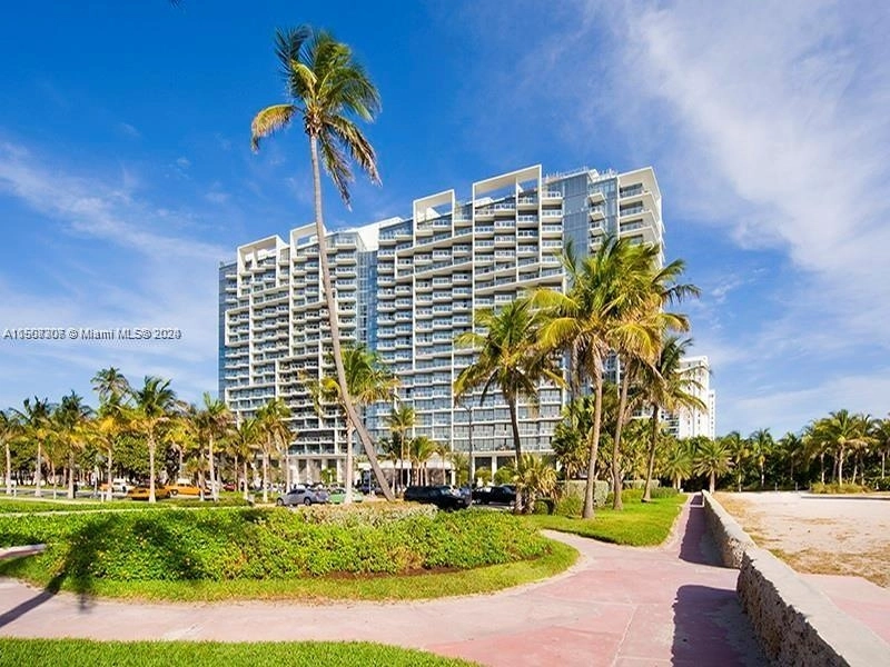 Photo of Unit 1519 at 2201 Collins Ave