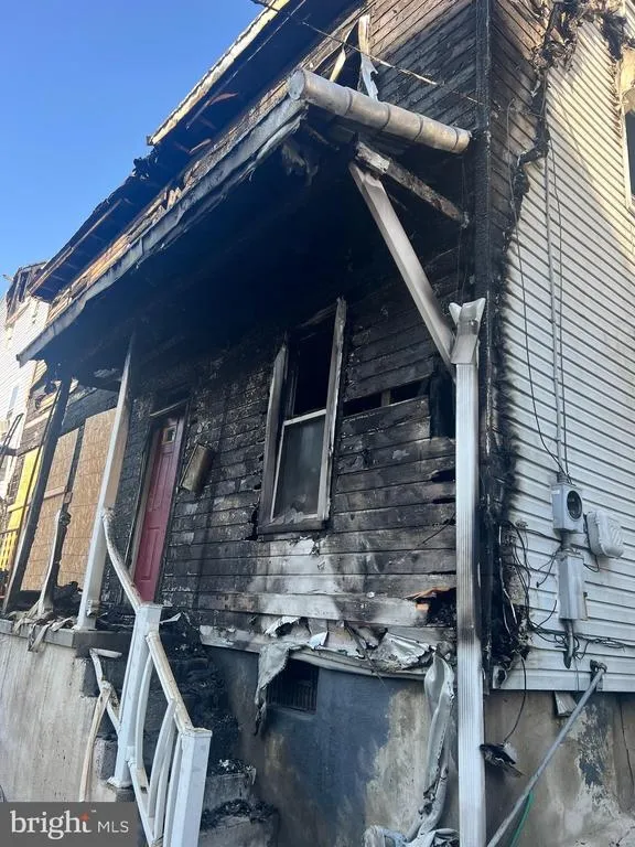 Photo of 121 S 4TH ST