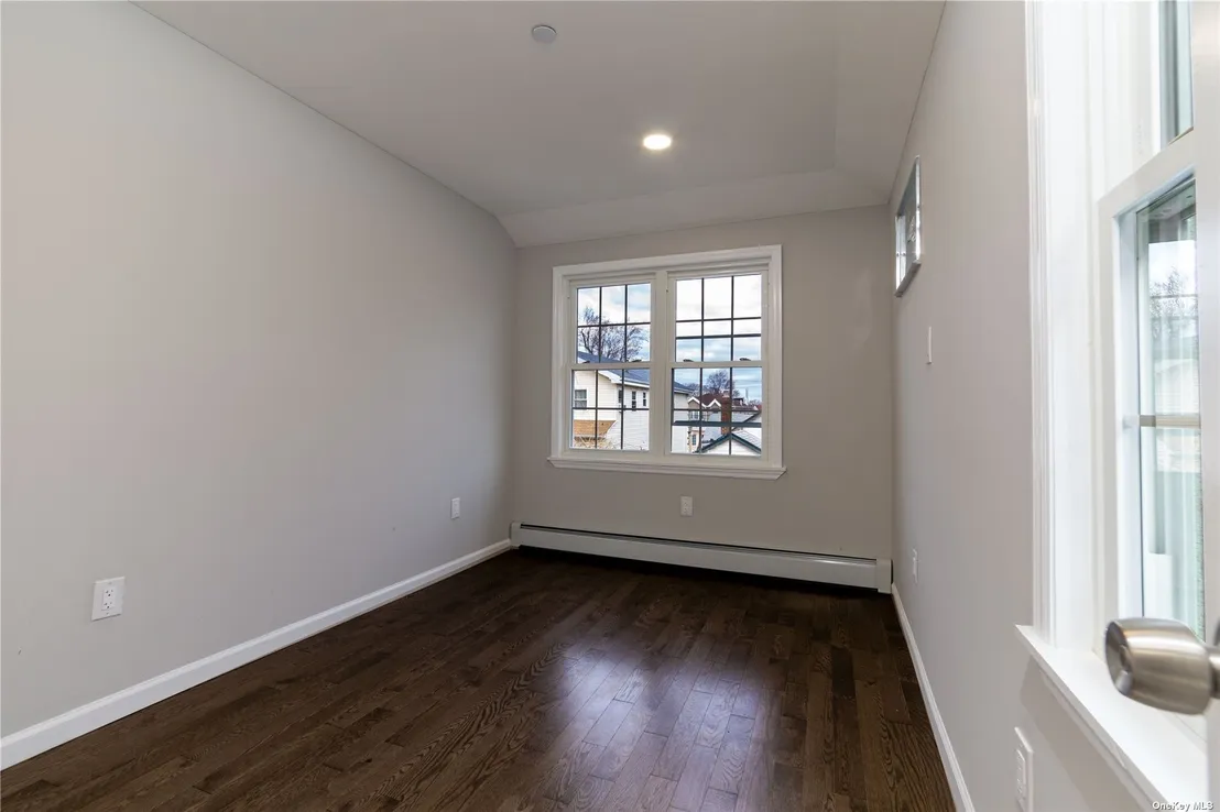 Empty Room at 172-41 126 Avenue