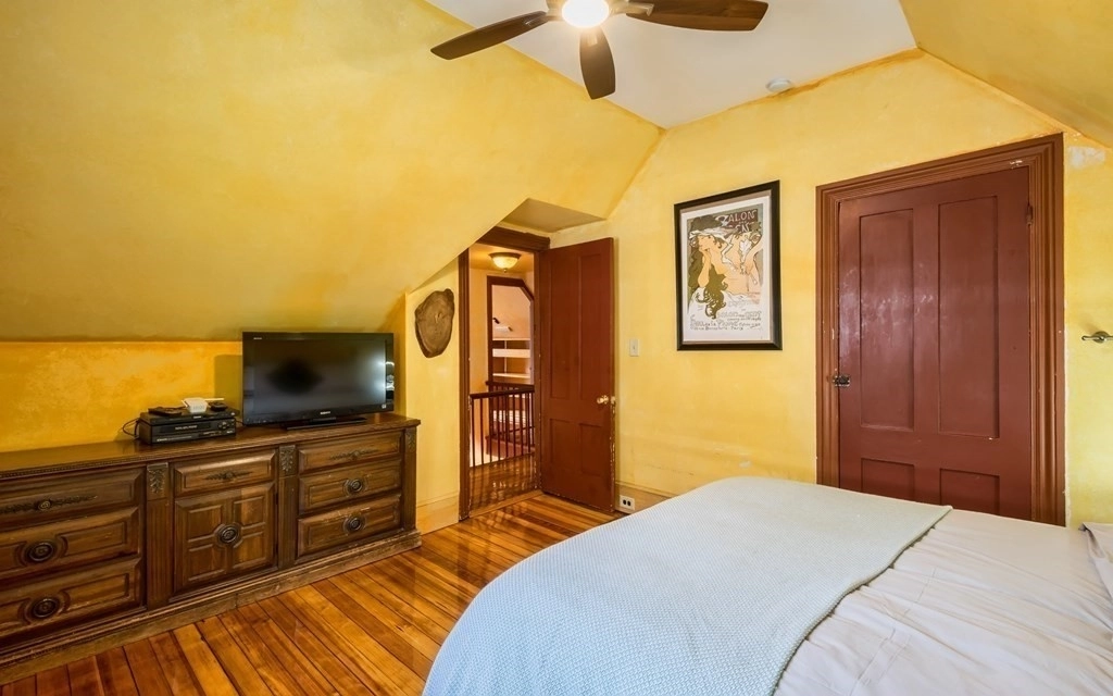 Bedroom at 17 Fowler St