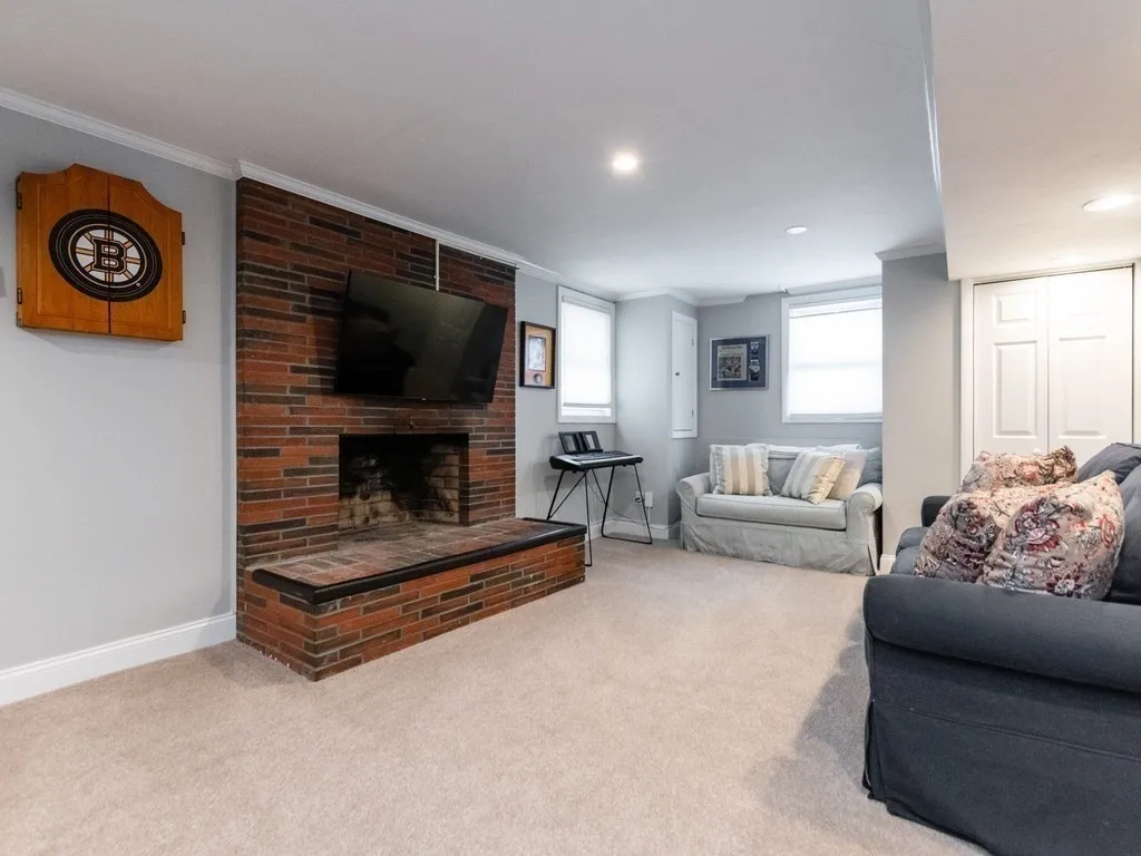 Livingroom at 36 Robinhood Rd