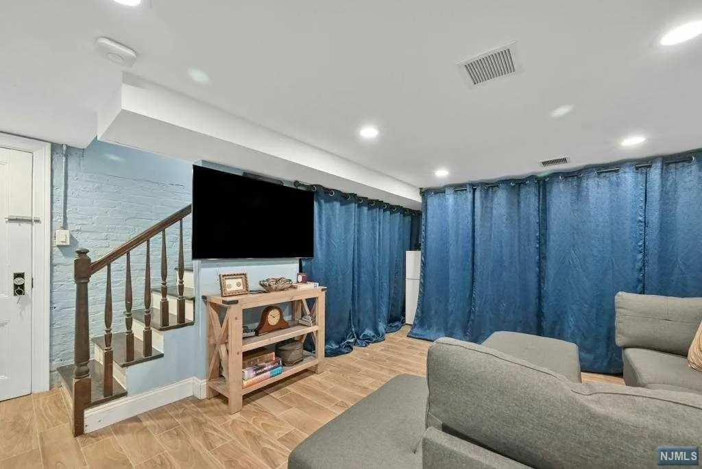Livingroom at 604 Lincoln Avenue