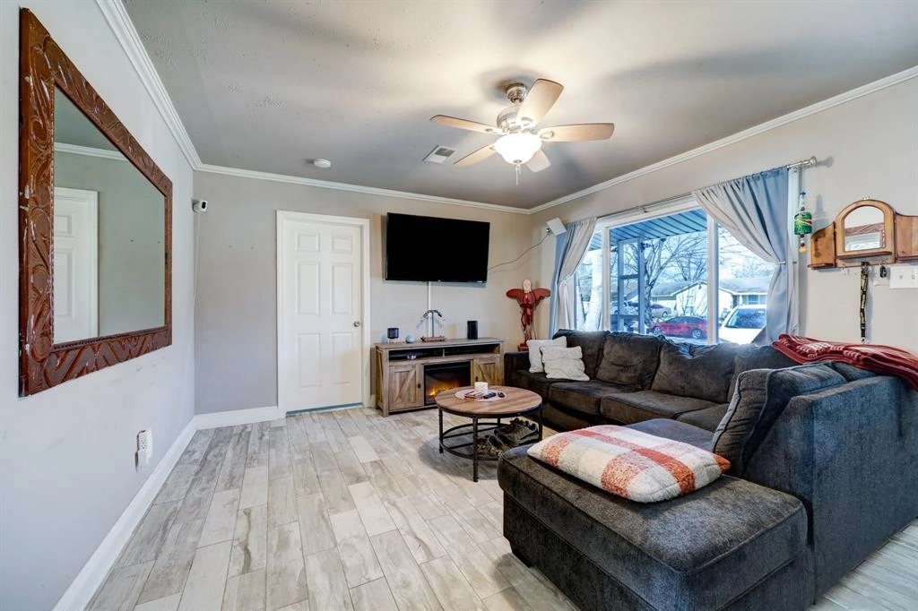 Livingroom at 8618 Morley Street