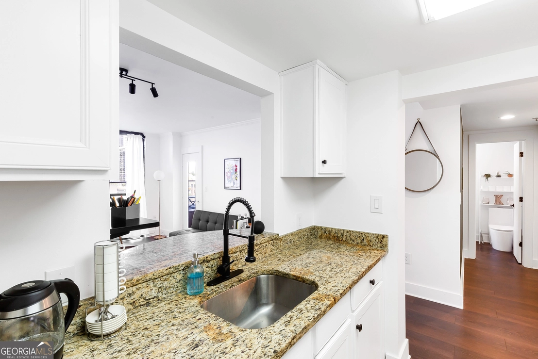 Photo of Unit APT805 at 1280 W Peachtree Street NW