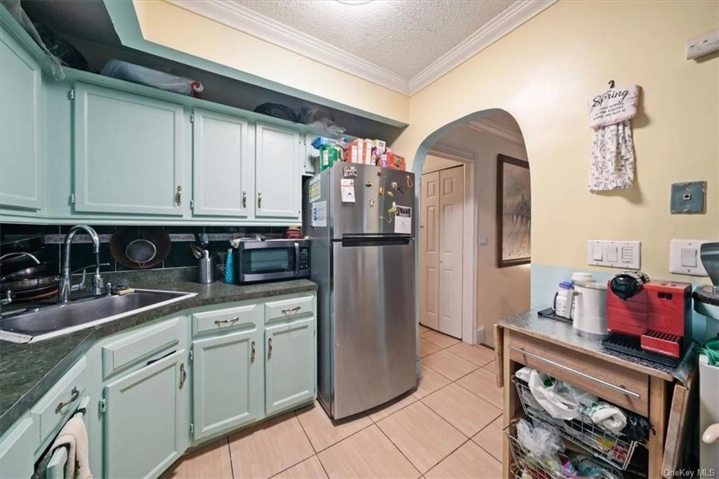 Kitchen at 946 Taylor Avenue