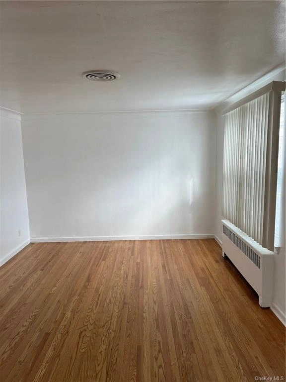 Empty Room at 1394 Waring Avenue