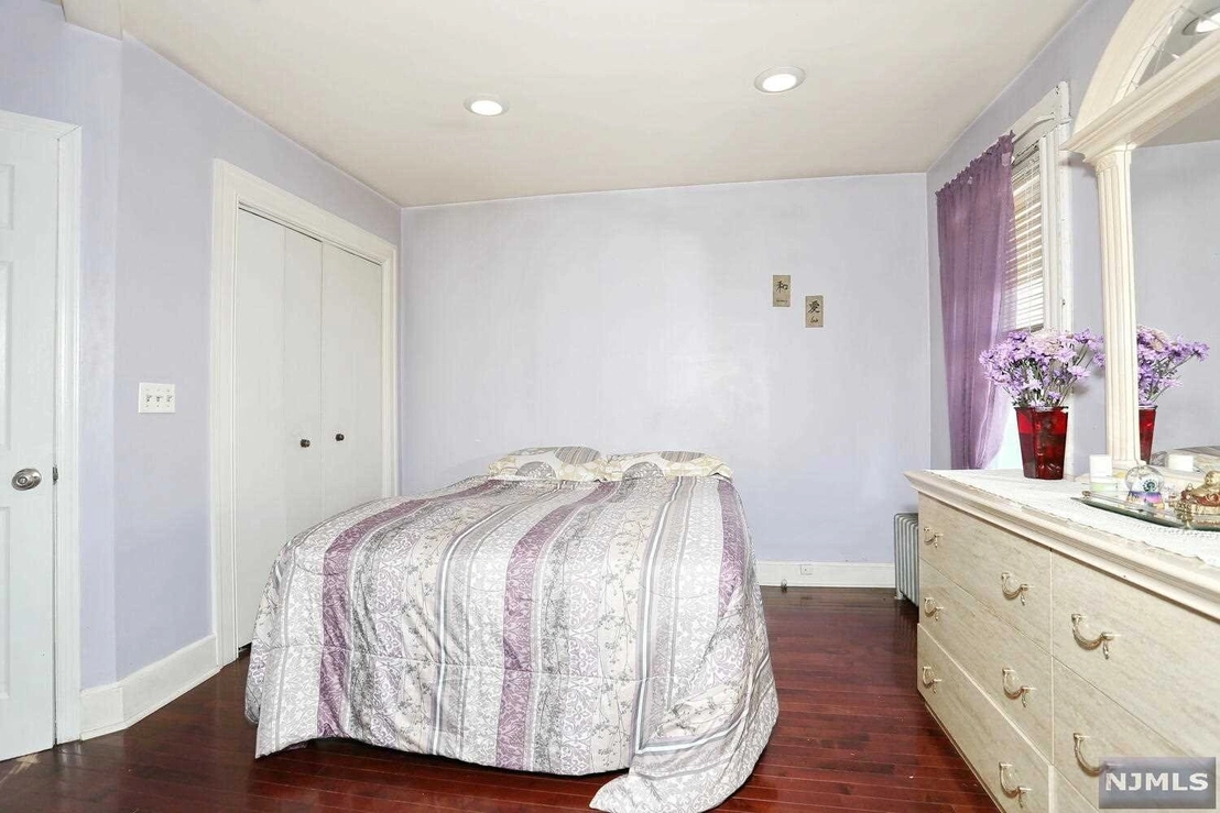 Bedroom at 228 Union Avenue