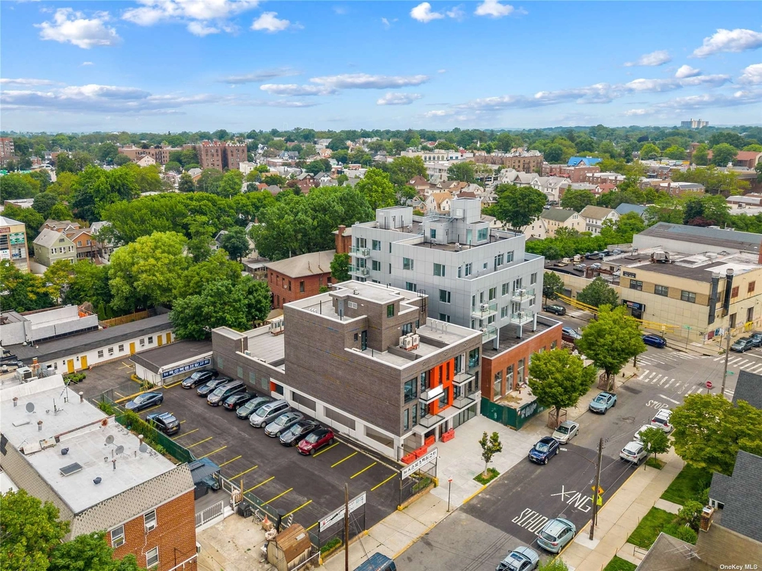 Outdoor, Satellite View at Unit 3D at 150-15 Barclay Avenue