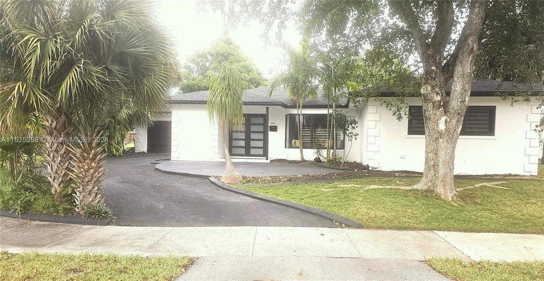 Photo of 2856 NW 10th Ave
