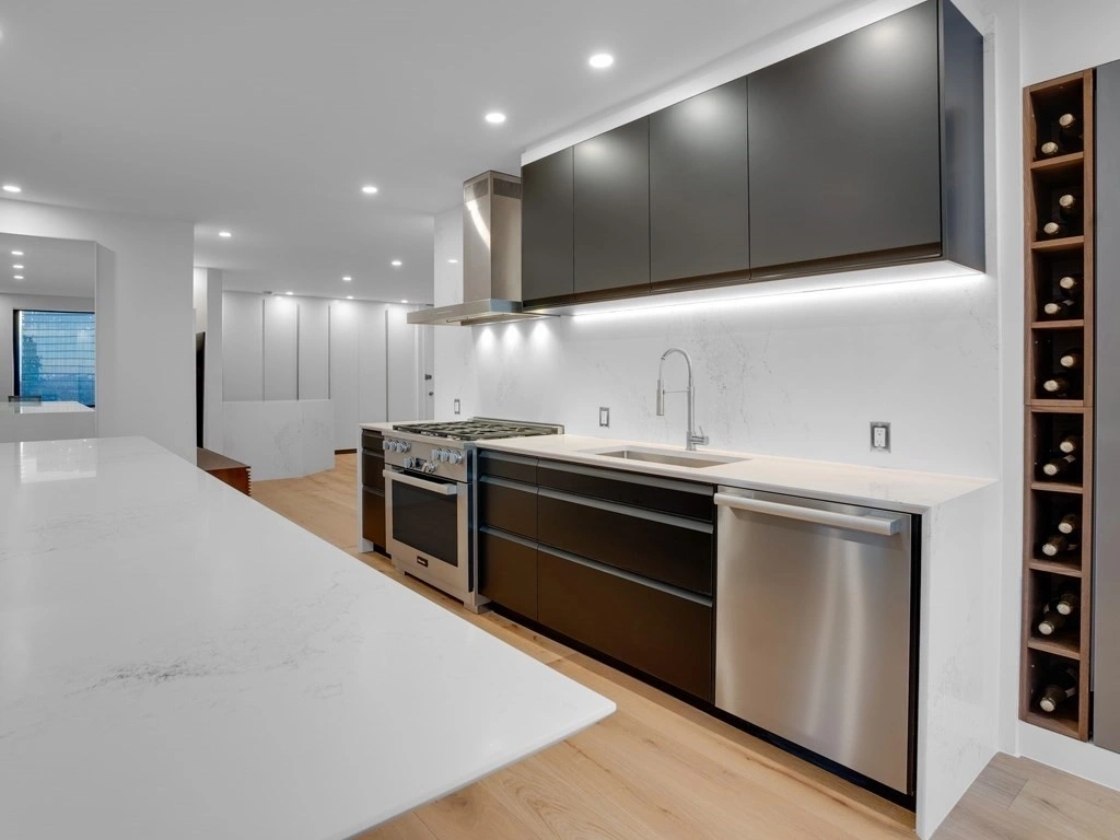 Kitchen at Unit 41B at 65 East India Row - Pent