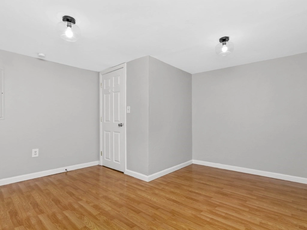 Empty Room at 273 Dorchester St