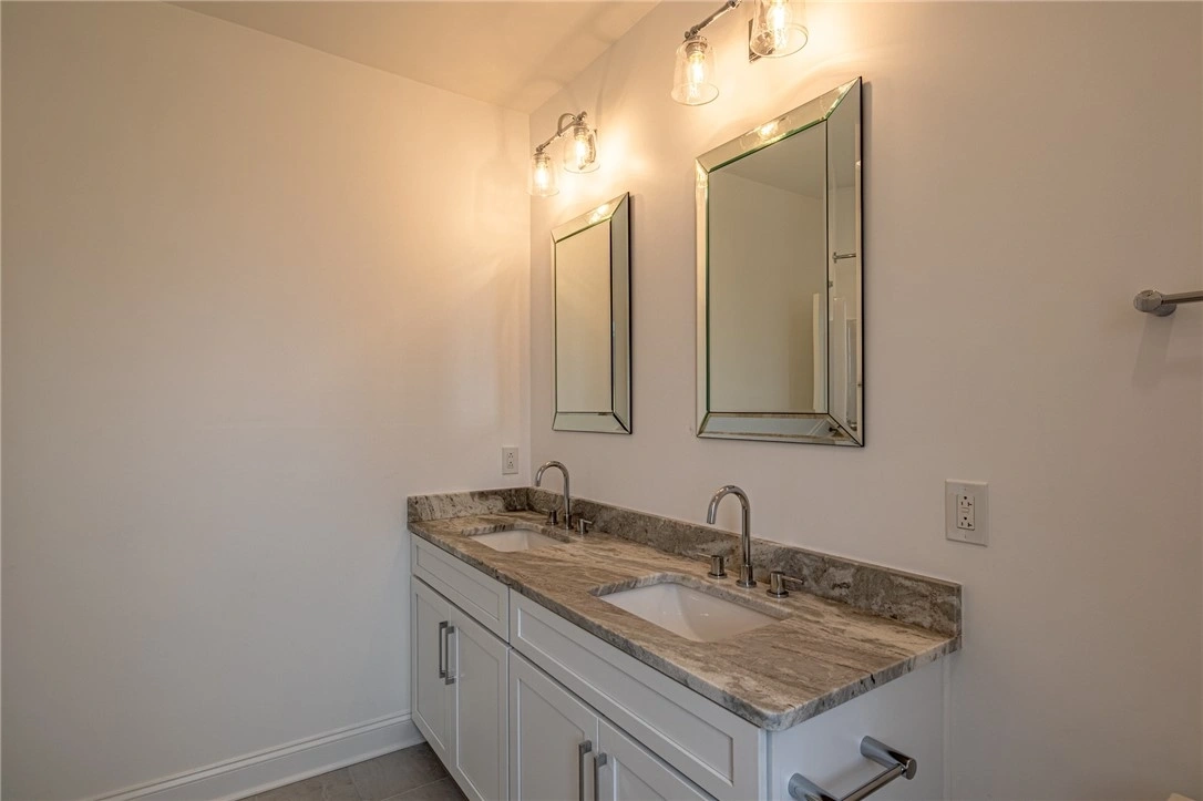 Photo of 33 2nd Street
